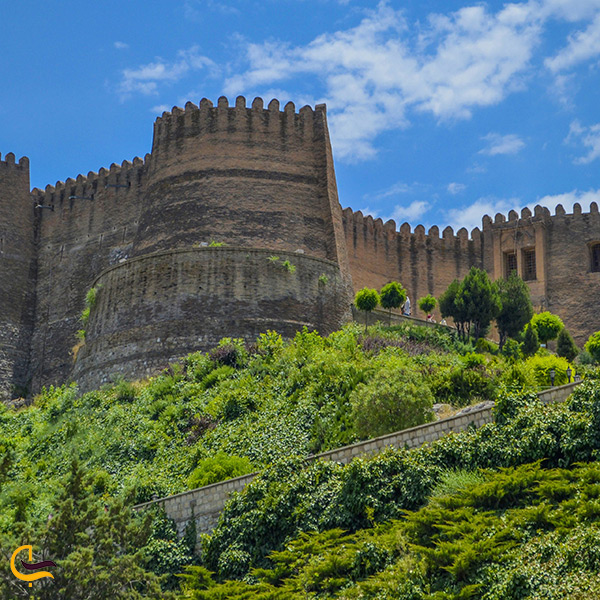 تصویر زیبا از نمای قلعه فلک الافلاک