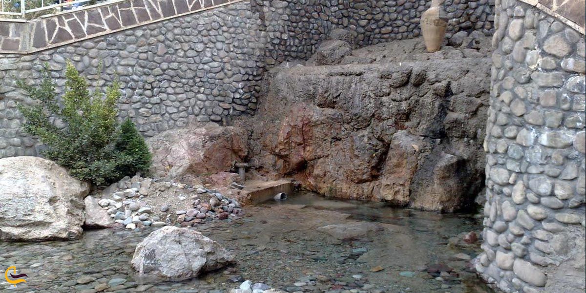 تصویری از چشمه اعلا دماوند