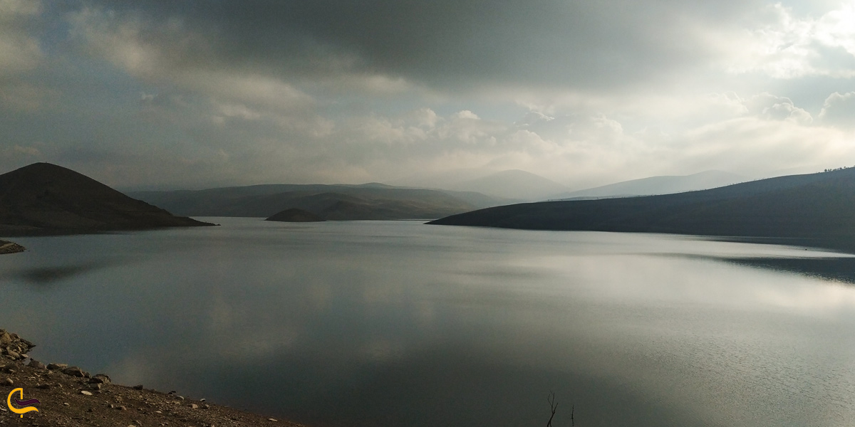 تصویری از دریاچه سد اکتبان