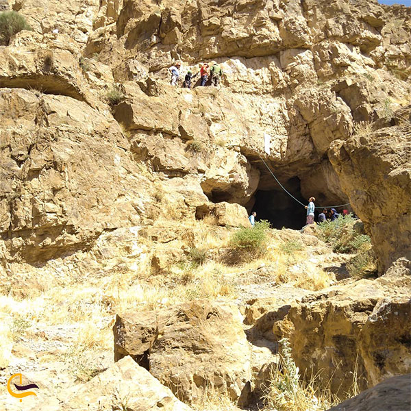 نمایی از ورودی غار هامپوئیل