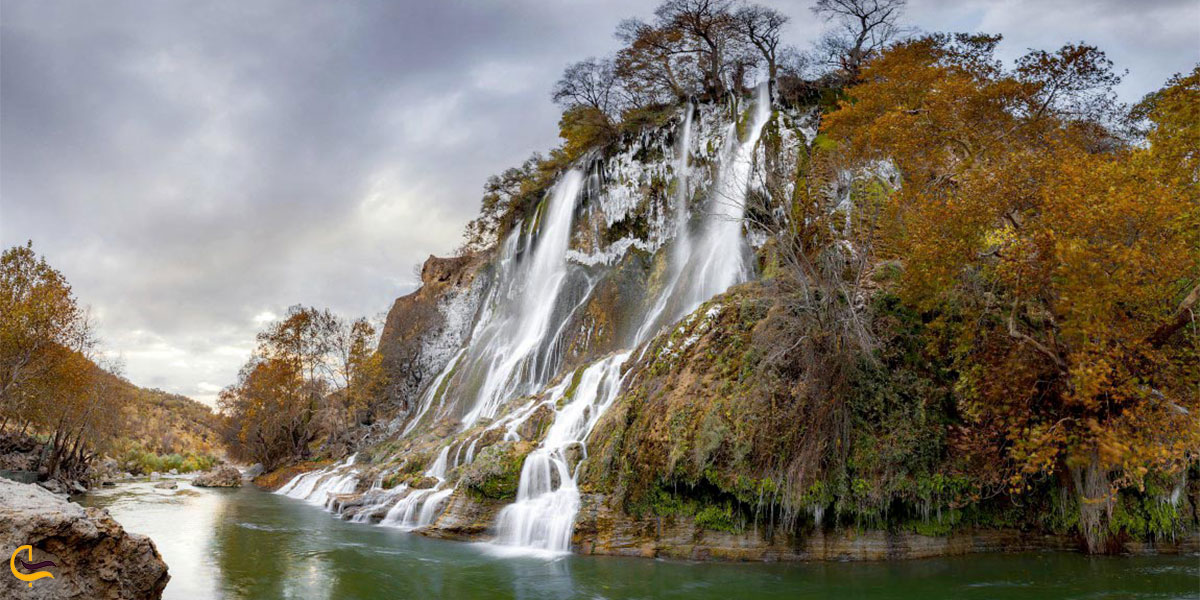 نمایی از آبشار بیشه