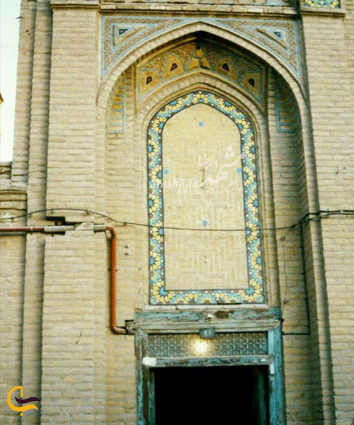 تصویری از در ورودی خانه تاریخی حناساب مشهد