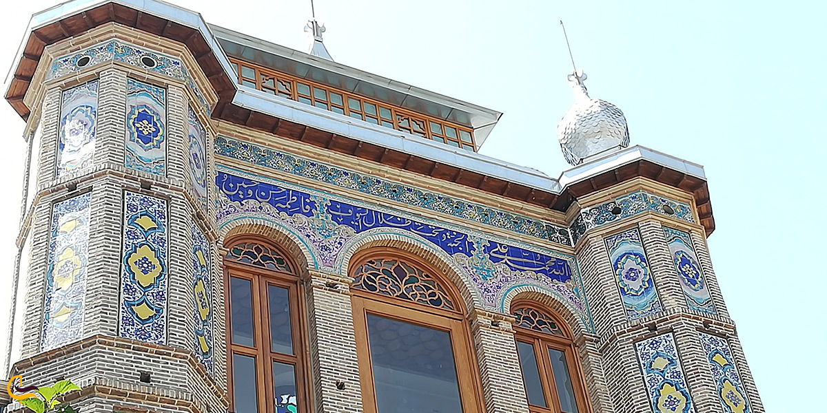 بررسی نقوش سردر باغ ملی تهران