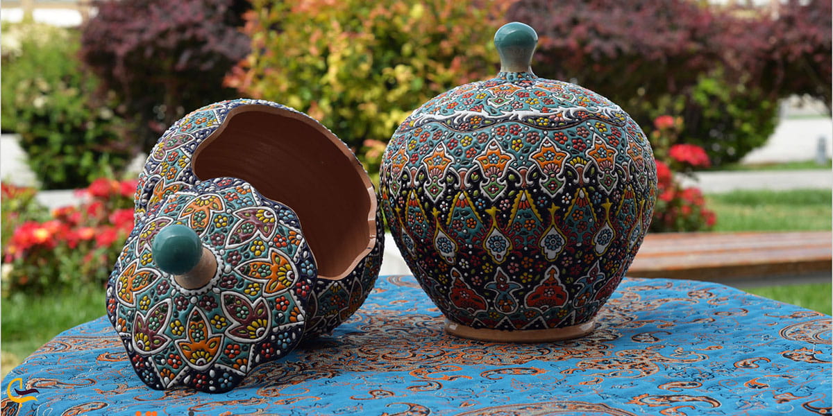 میناکاری از سوغات اصفهان