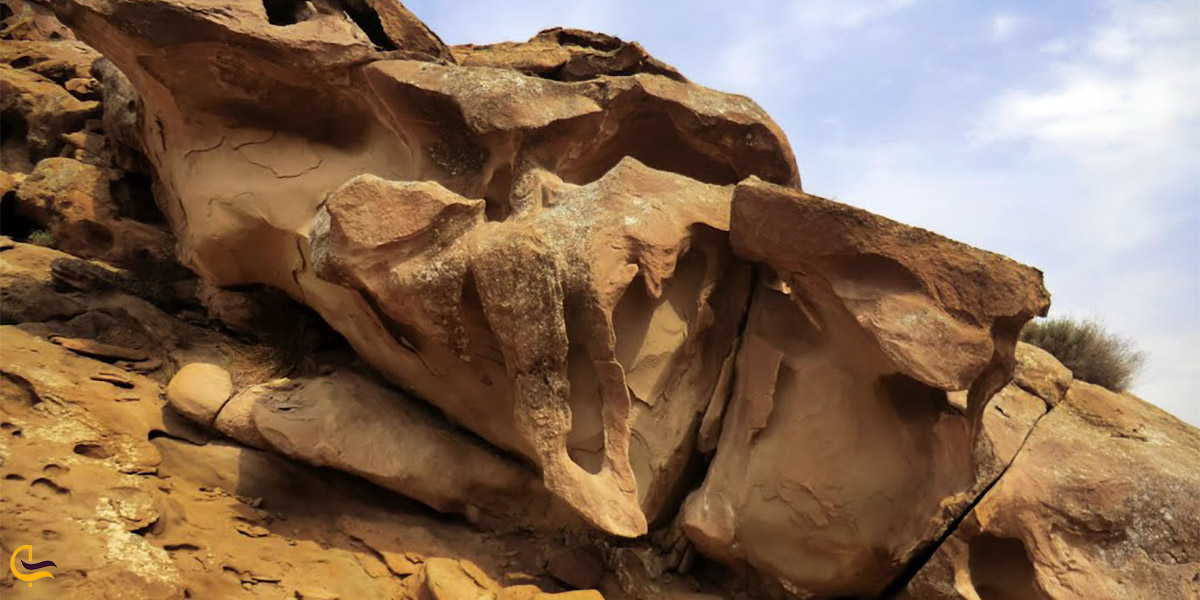 نمایی از دره فرسایکی ایوانکی