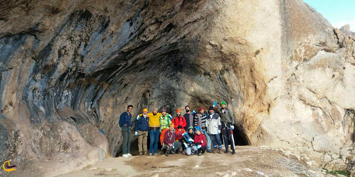 عکس از غار قلعه جمال گلپایگان