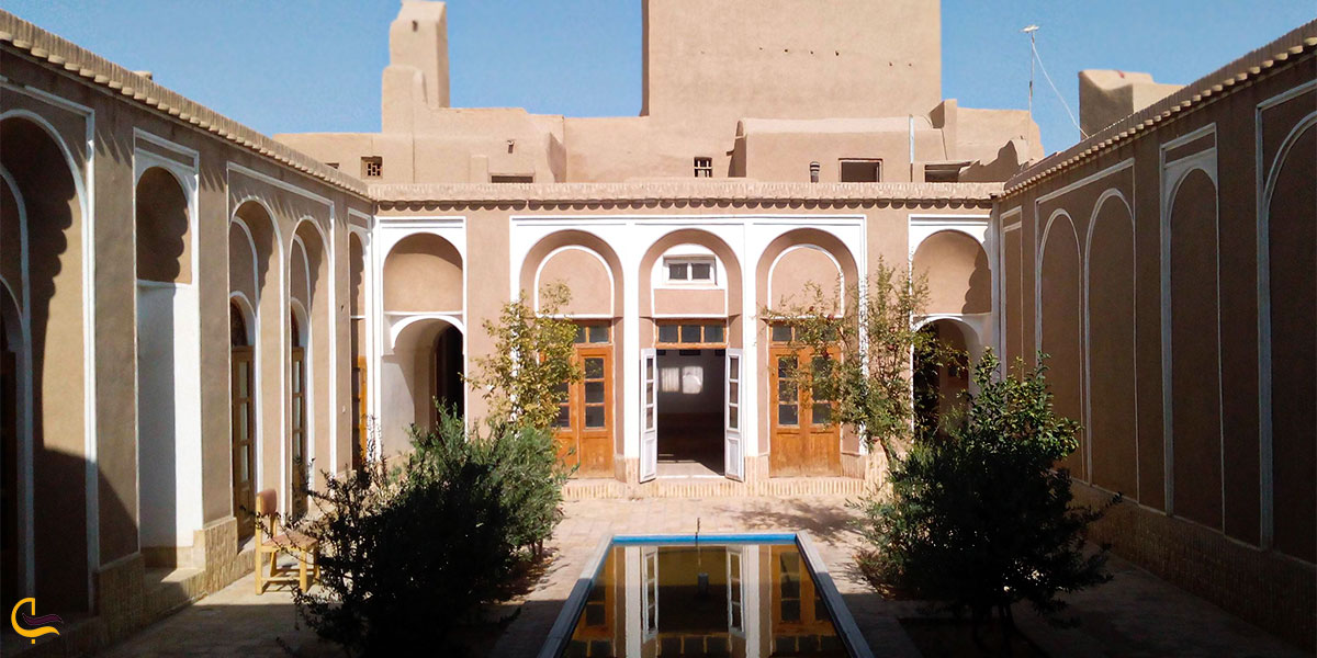 نمایی از خانه خاتمی اردکان