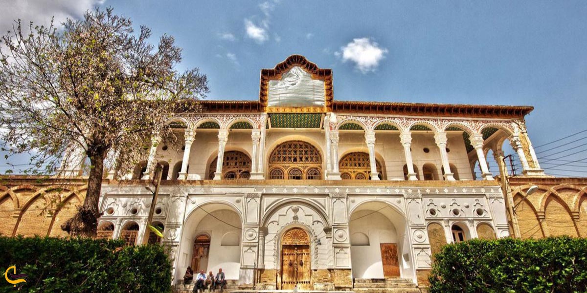 تصویری از عمارت خسرو آباد