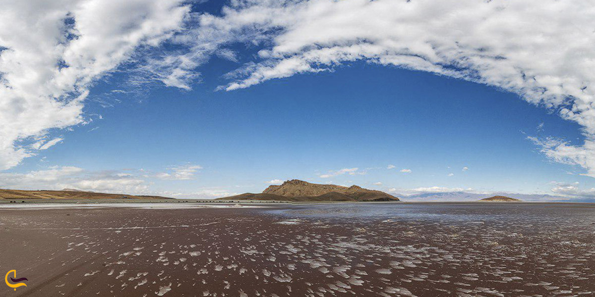 تصویری از دریاچه ارومیه