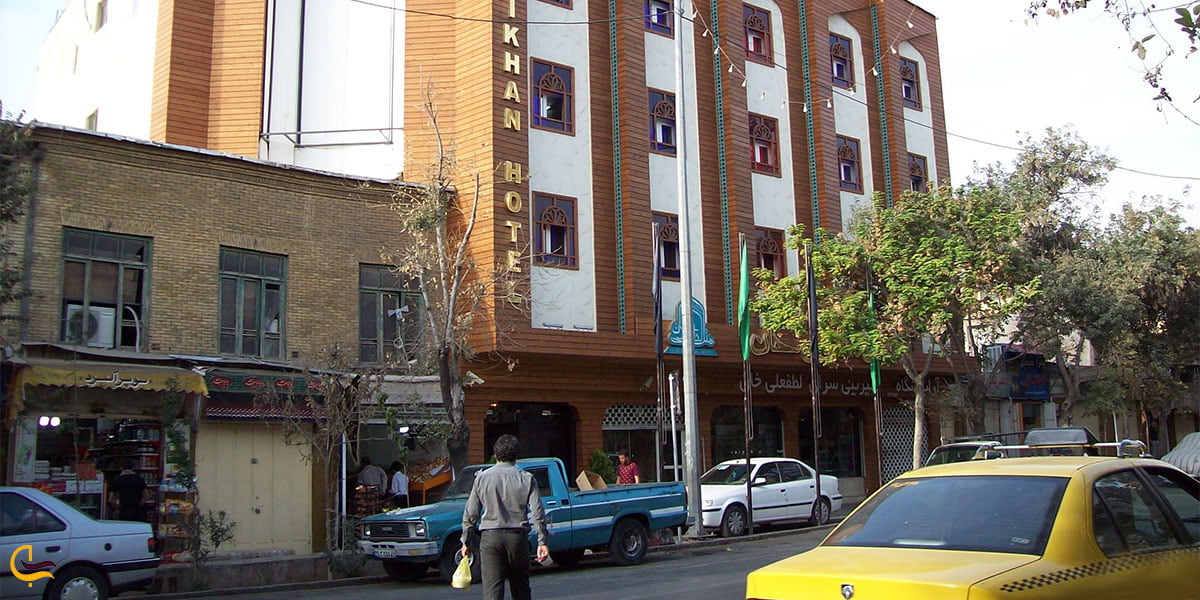 نمایی از خیابان لطفعلی خان زند شیراز