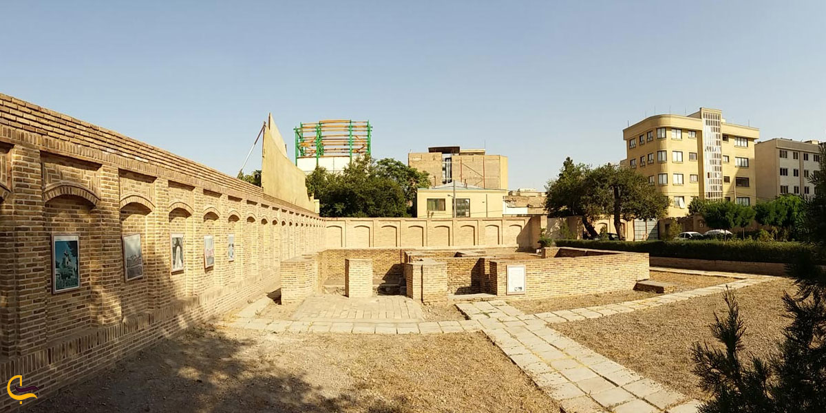 تصویری از خانه تاریخی ملک