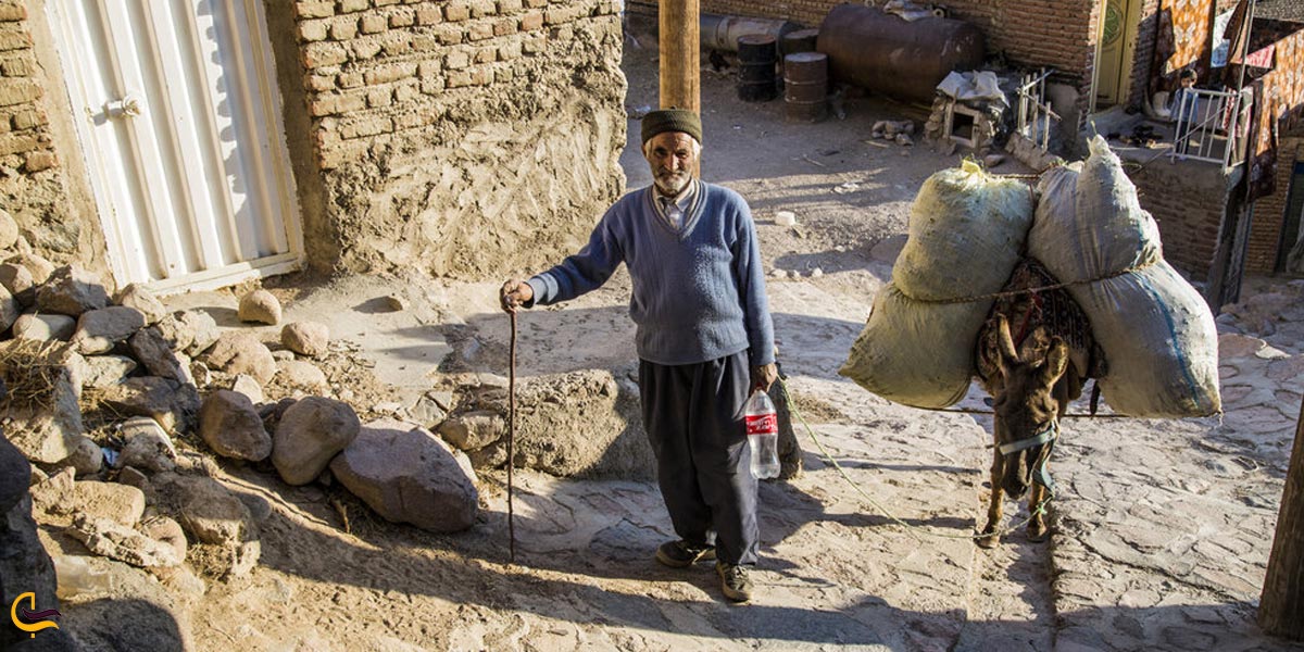 تصویری از مردم روستای کندوان