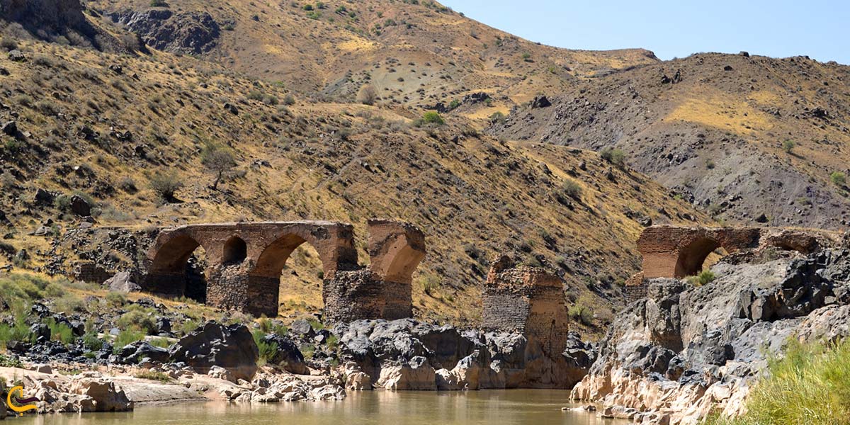 تصویری از پل تاریخی پردلیس