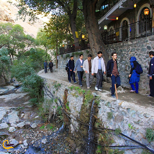 تصاویر پیاده روی مردم در درکه تهران