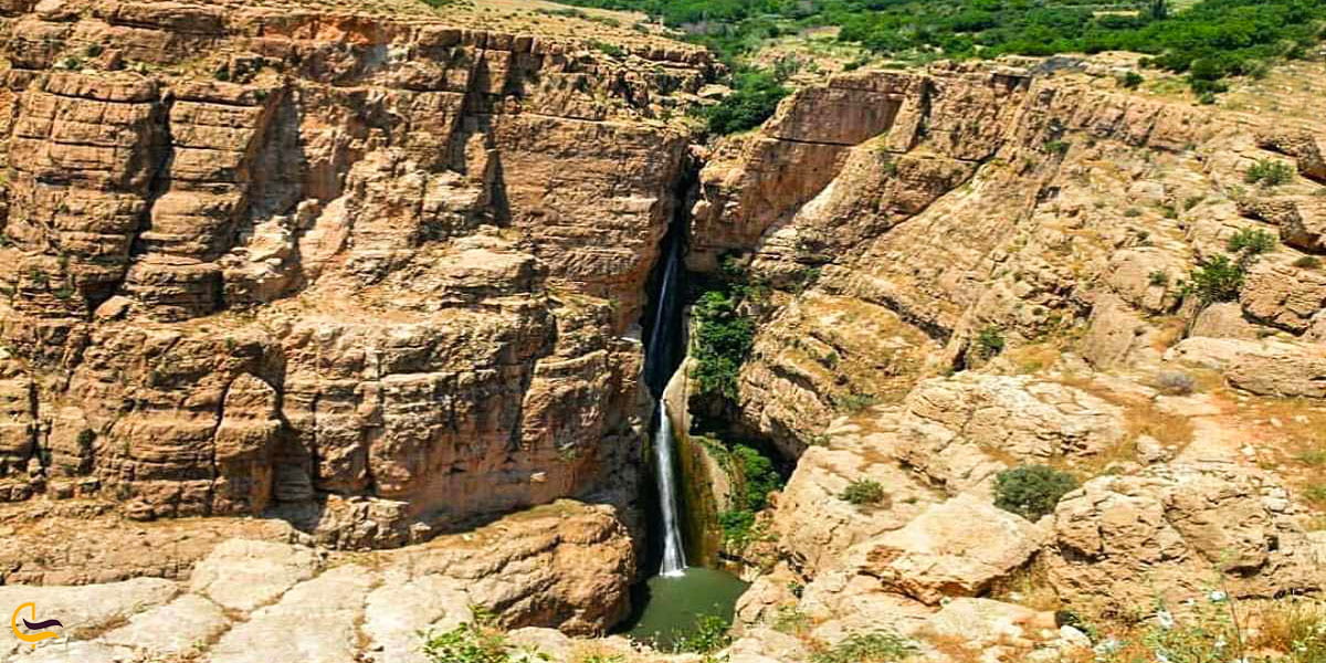نمایی از آبشار پیران