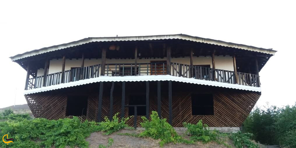 تصویری از اقامتگاه در الموت