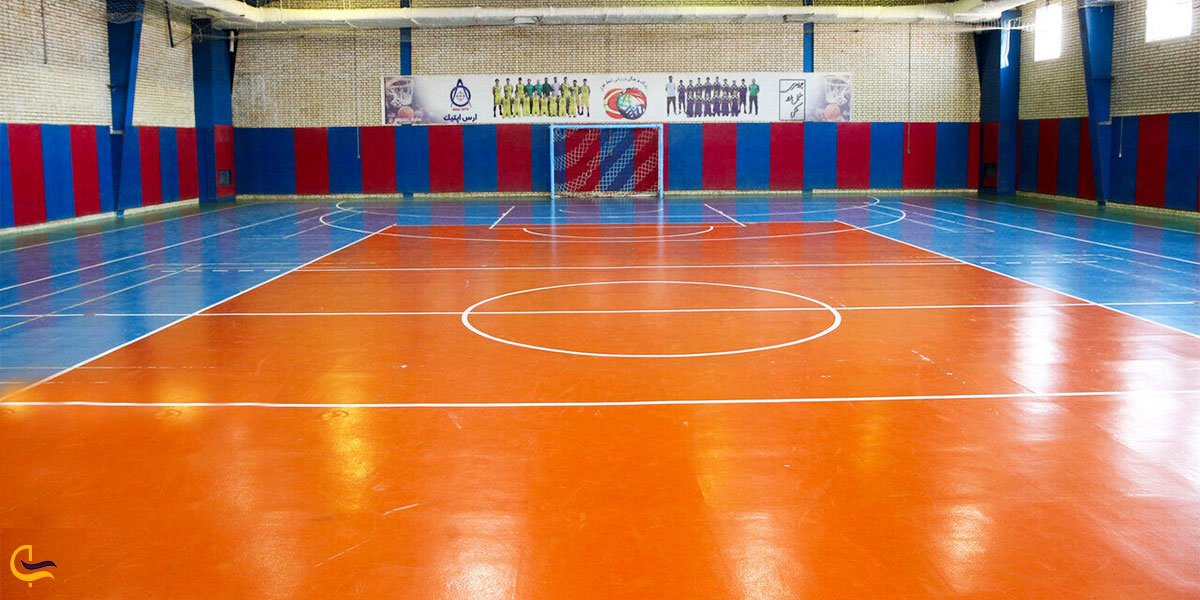 نمایی از سالن خانوادگی باشگاه انقلاب