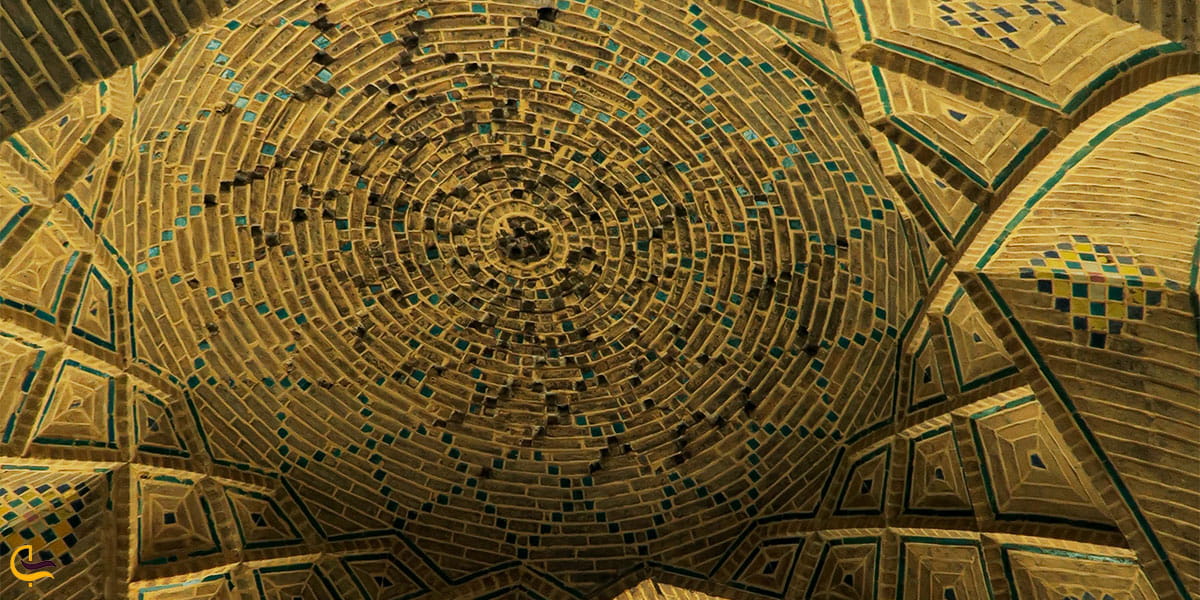 نمایی از طاق رومی ایوان