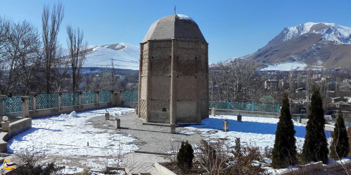 تصویری از برج شبلی دماوند