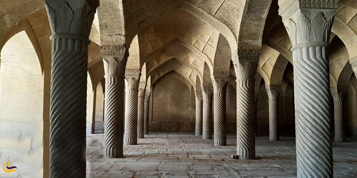 نمایی از شبستان اصلی مسجد وکیل شیراز