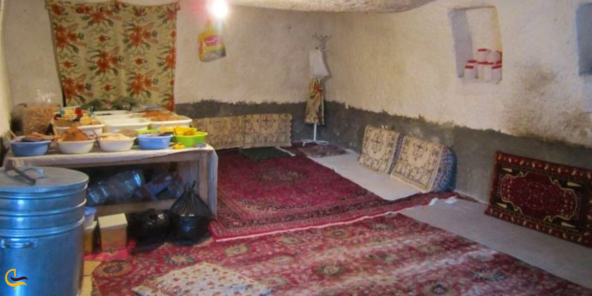 تصویری از فضای اصلی خنه روستای کندوان