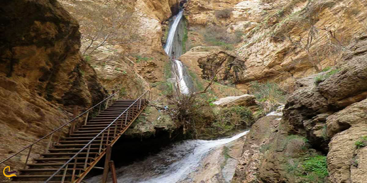 نمایی از مسیر رسیدن به آبشار پیران