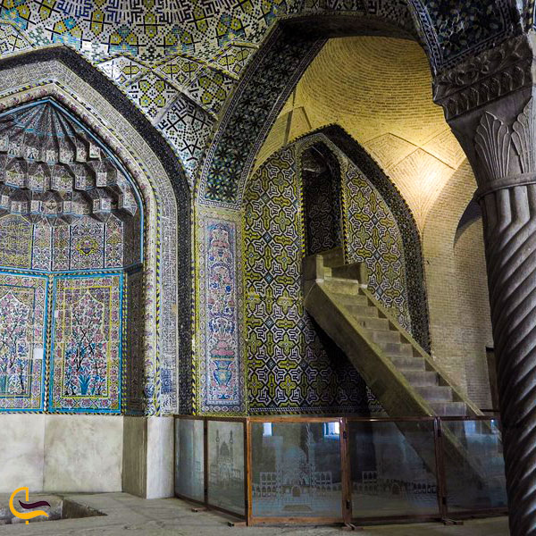نمایی ازکاشی کاری محراب مسجد وکیل شیراز