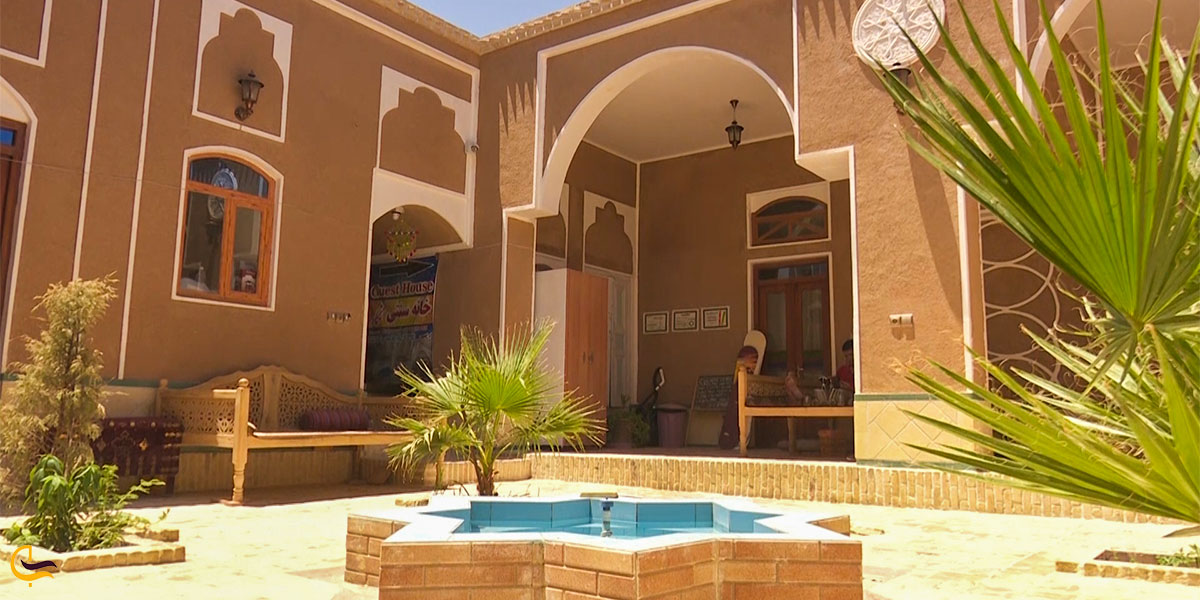 نمایی از اقامتگاه بوم گردی کویر ورزنه