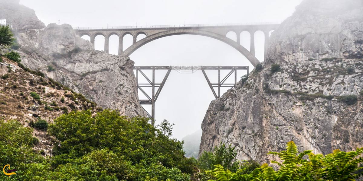 نمایی از طبیعت سرسبز پل ورسک