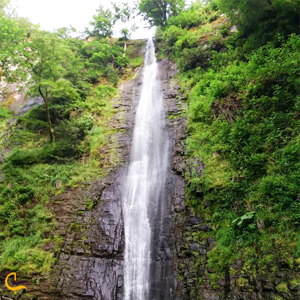بازدید از آبشار لوشکی در تالش
