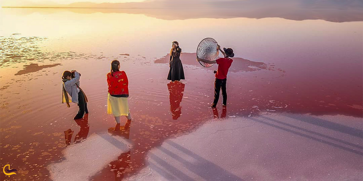 نمایی از بازدید از دریاچه مهارلو