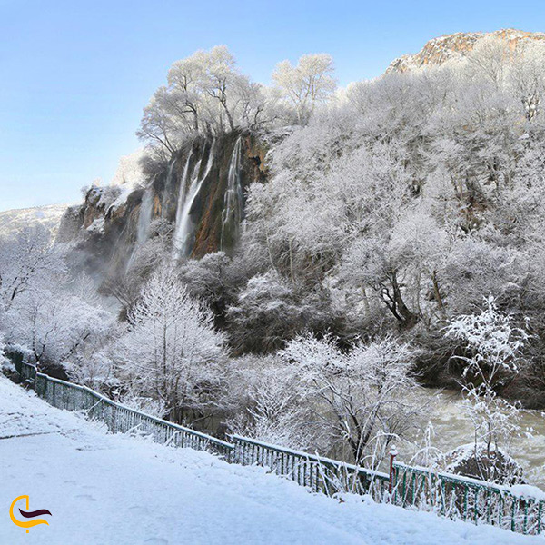 بازدید از آبشار بیشه در فصل زمستان