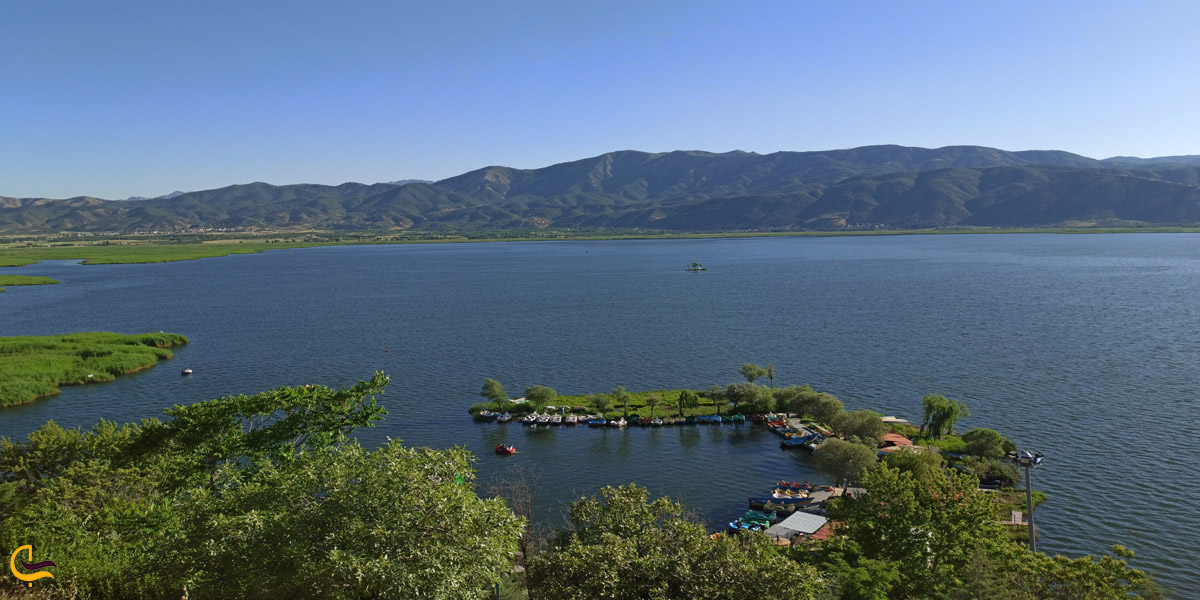تصویری از دریاچه زریبار