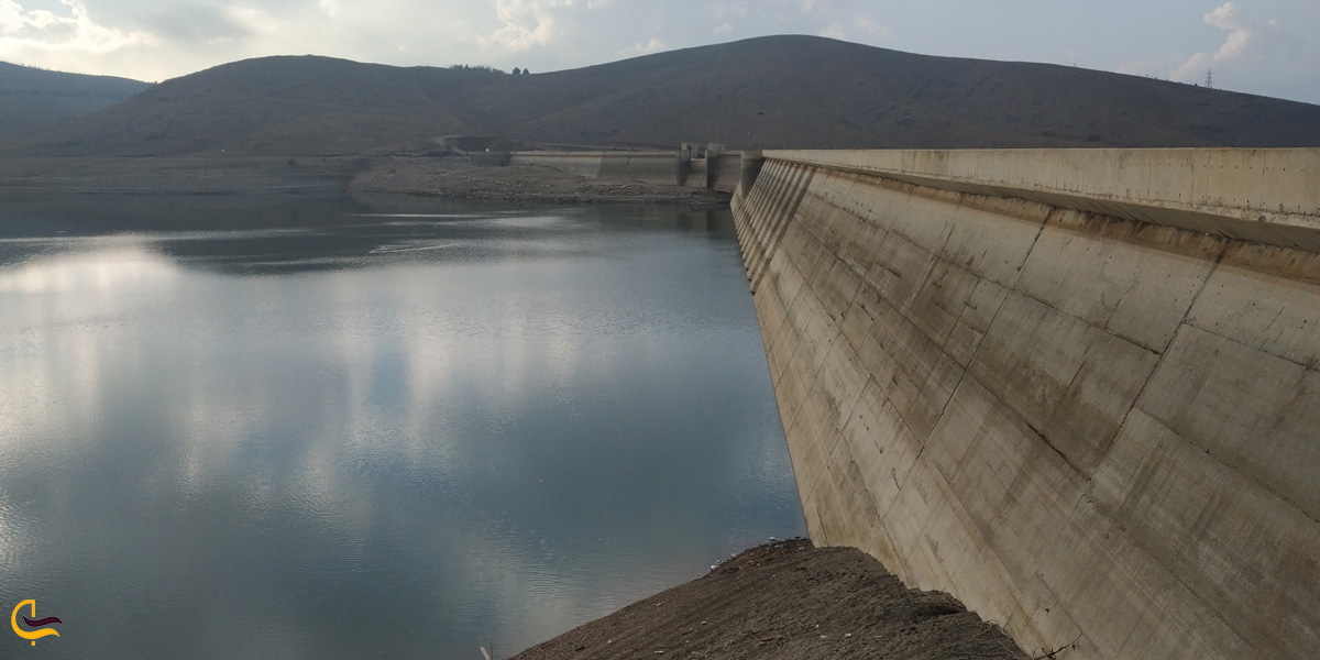 تصویری از سد اکتبان