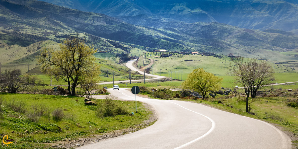 تصویری از طبیعت سرسبز جاده شهرستان خدا آفرین