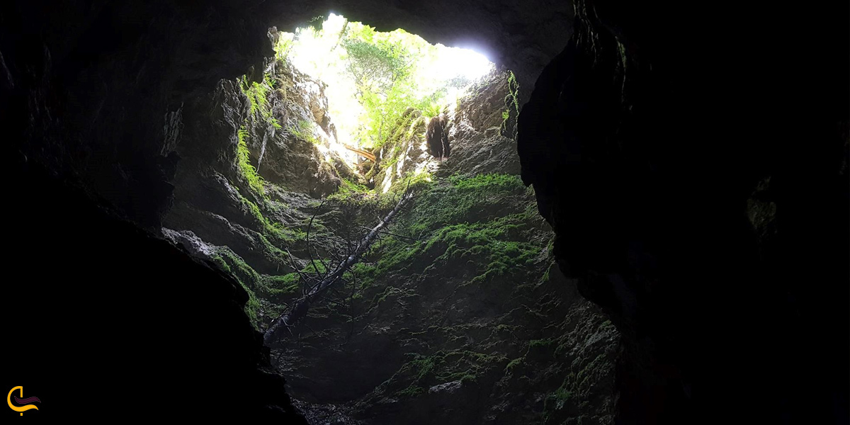 تصویری از غار طالقان