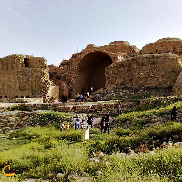 تصویر زیبا از کاخ اردشیر بابکان