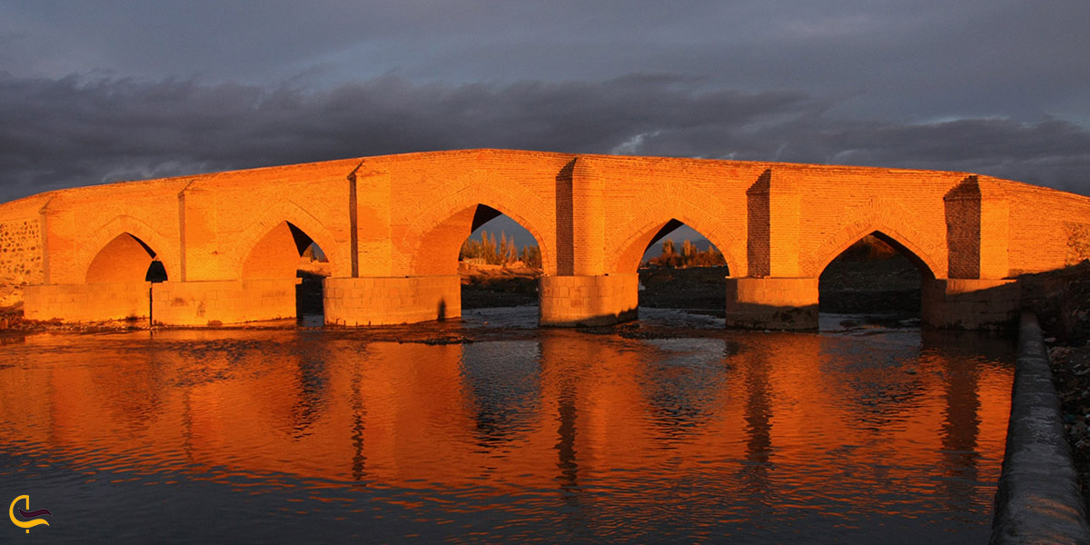 تصویری از پل پنج چشمه