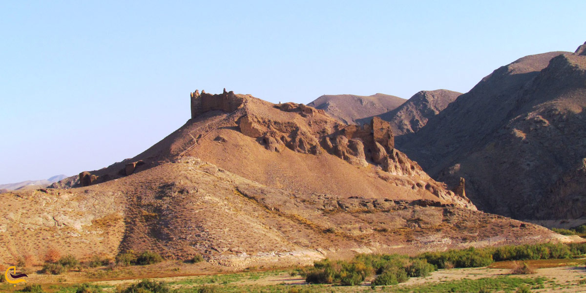 تصویری از قلعه سموران