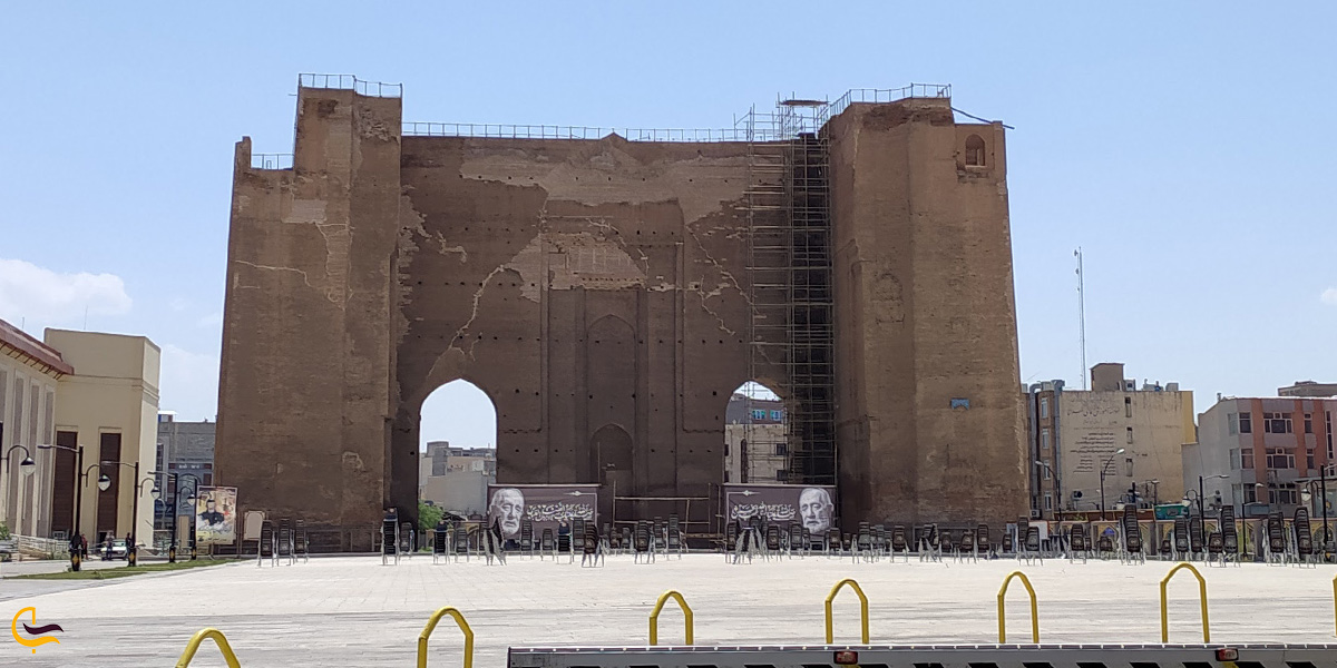 تصویری از رو به روی ارگ تبریز 