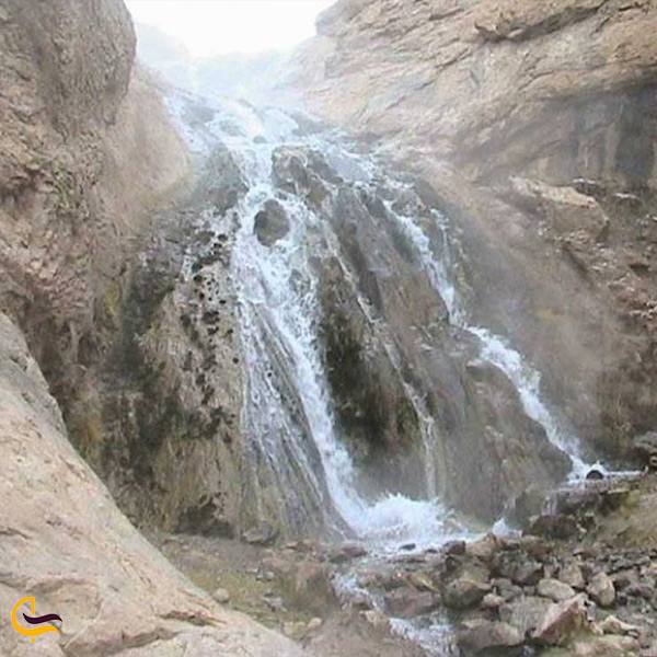 تصویری از آبشار فیض آباد