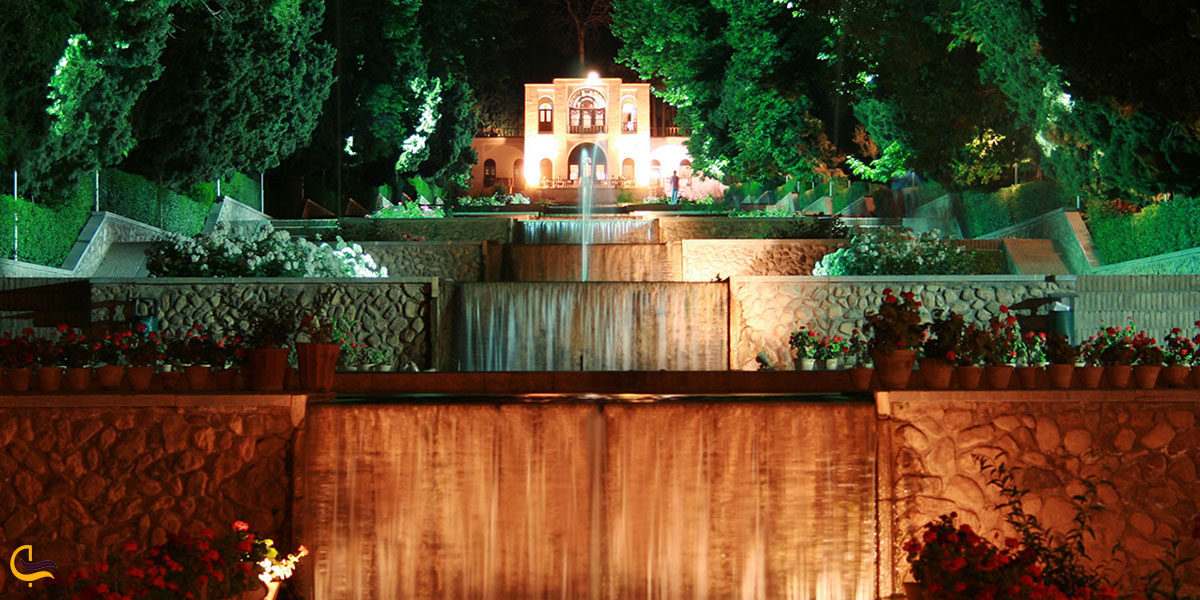 تصویری از فواره‌های آبشار باغ شاهزاده ماهان