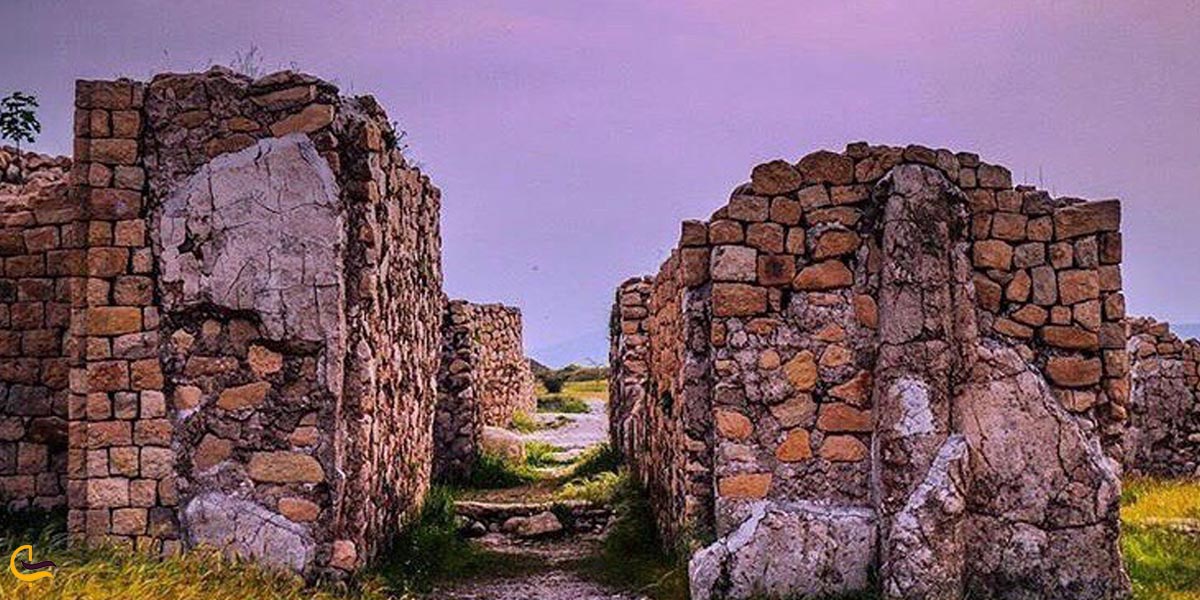 تصویری از ایوان موزائیک در شهر بیشاپور