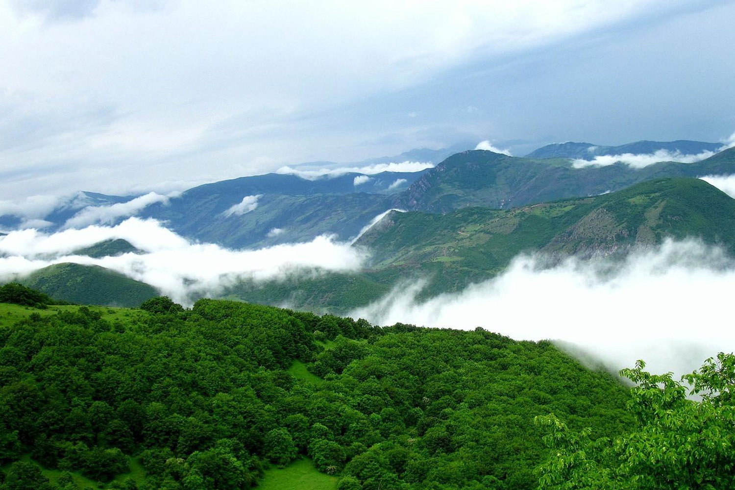 تصویری از طبیعت ارتفاعات کلیبرک