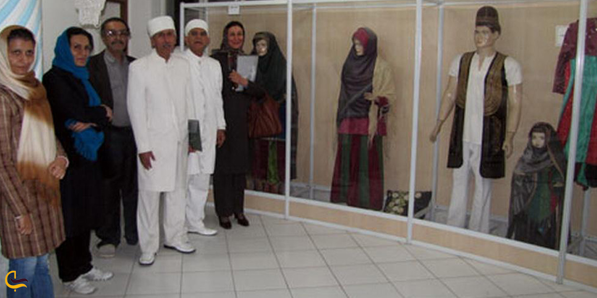 تصویری از لباس محلی جیرفت