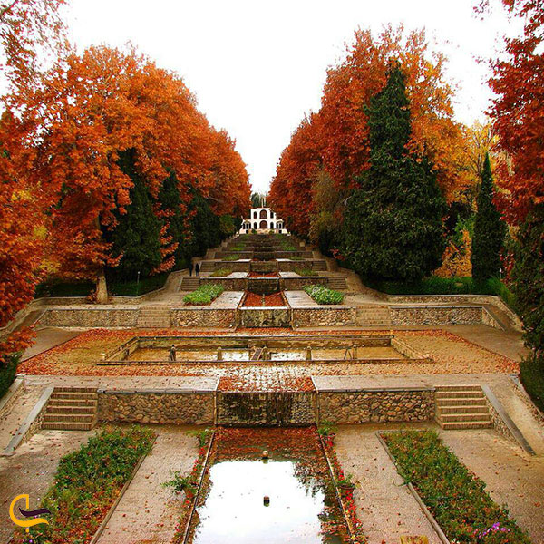 تصویری از باغ ایرانی پاسارگاد