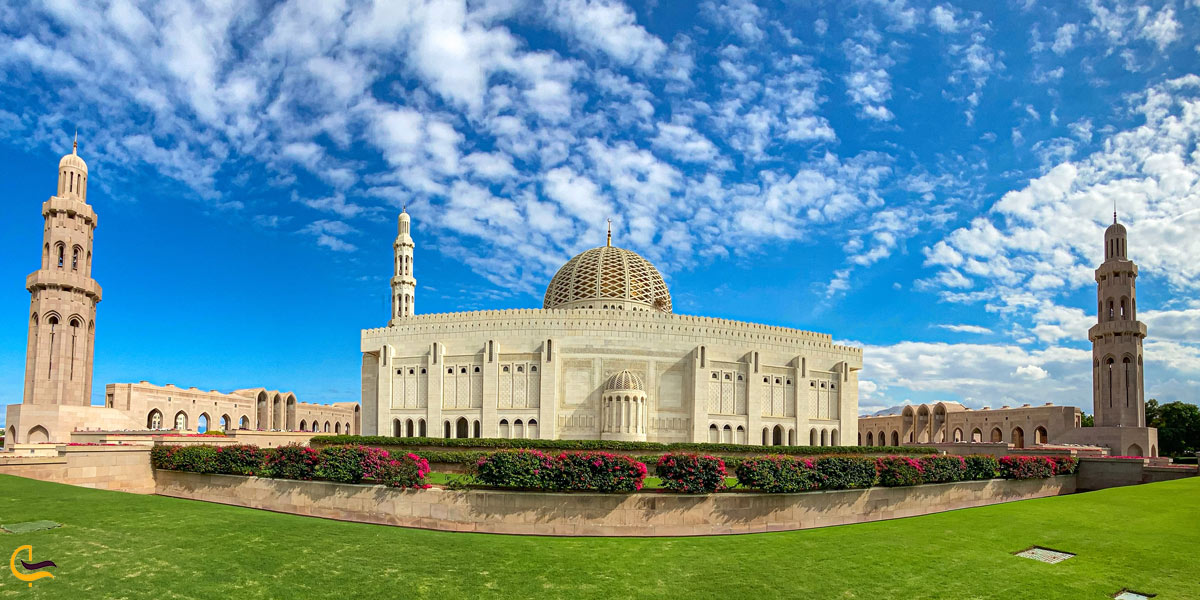 نمایی از مسجد جامع سلطان قابوس