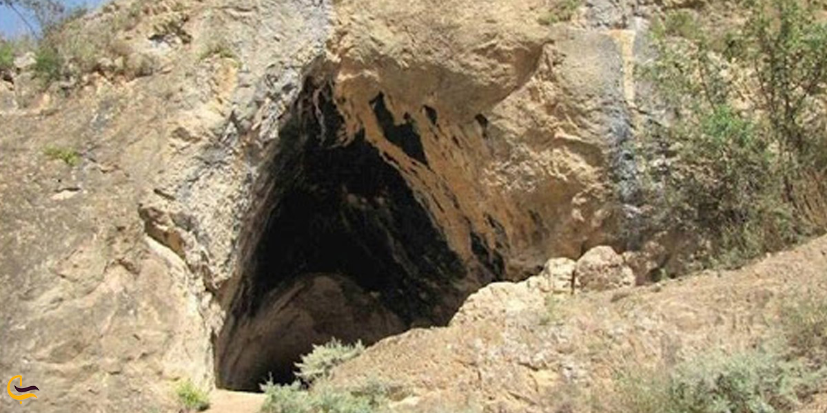 تصویری از غار زنگیان