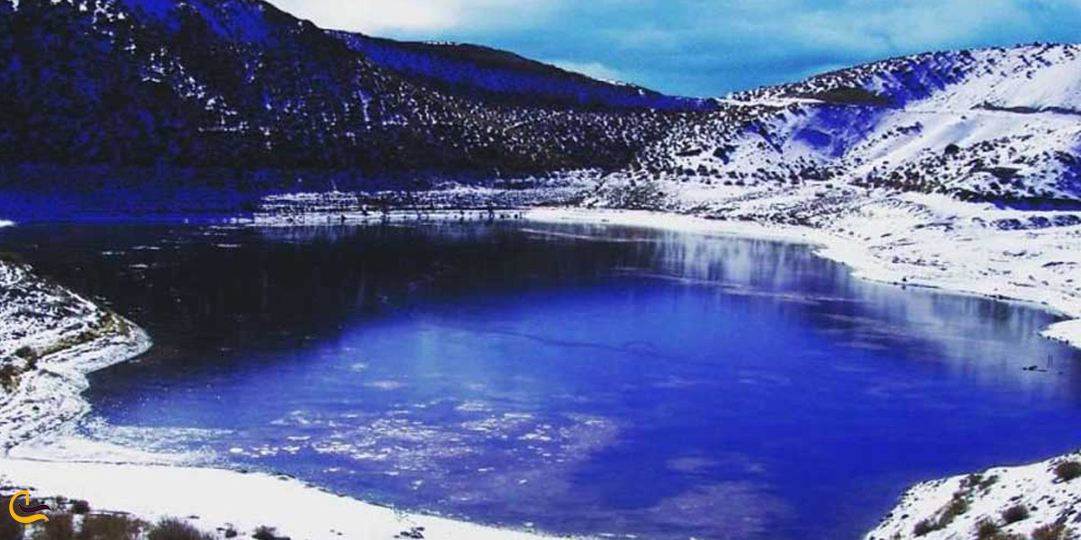 نمایی برفی از دریاچه سر دریا