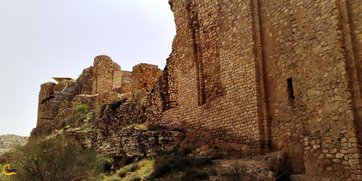 تصویری از کاخ اردشیر بابکان فیروزآباد فارس